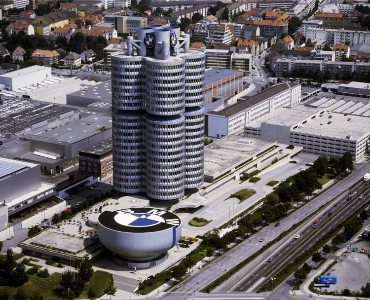 BMW hovedkvarter og museum i Vogelblick i München