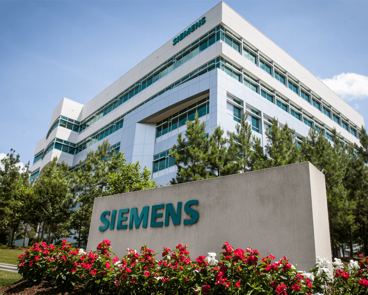 Siemens kontorbygning Træer og blomster i forhaven