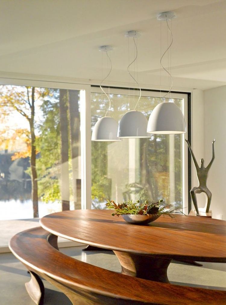 spiseborde-massivt træ-moderne-design-runde-ovale-bænk-pendellamper