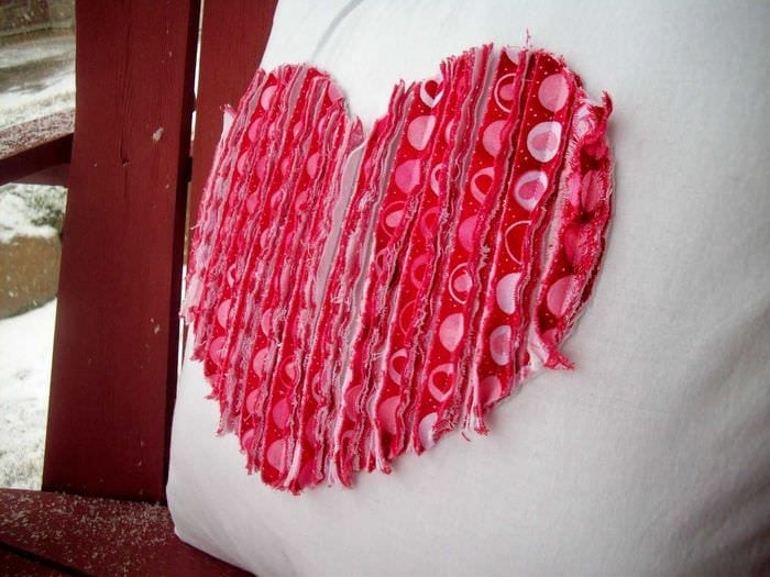 usædvanlig dekoration af rummet med egne hænder til Valentinsdag