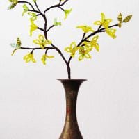 אפשרות לעיצוב בהיר של אגרטל עם תמונת פרחים דקורטיביים