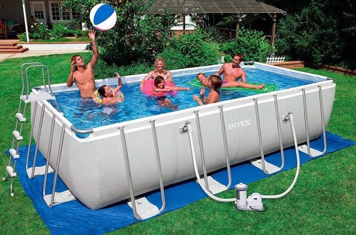 идея за модерен дизайн на малък басейн