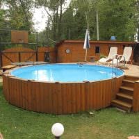 versiunea designului modern al unei mici fotografii de piscină