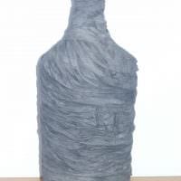 Επιλογή DIY για ελαφριά διακόσμηση γυάλινων μπουκαλιών από δερμάτινη φωτογραφία
