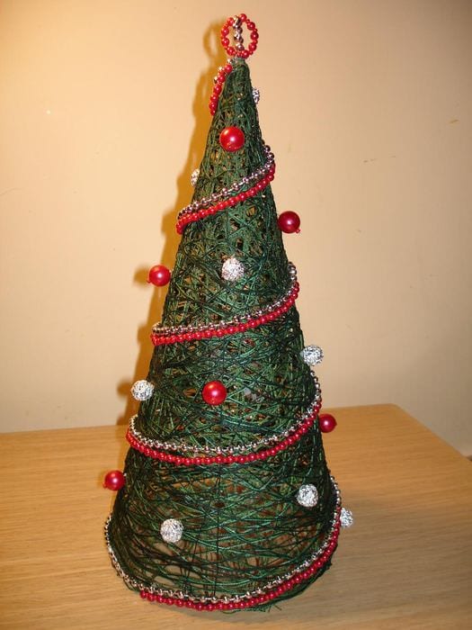 فكرة إنشاء شجرة عيد الميلاد الجميلة من الورق بيديك