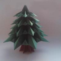 et eksempel på å lage et lyst juletre av papp med egne hender foto