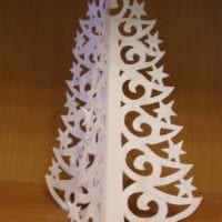 идеята да създадете необичайно коледно дърво от хартия сами