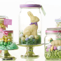 Eredeti húsvéti ajándéktárgyak üvegedényekben