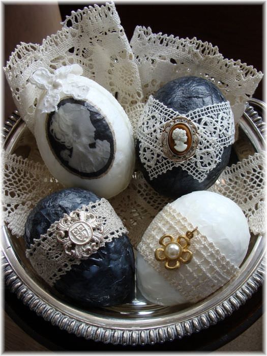 Decorarea ouălor cu dantelă pentru decorul de Paști