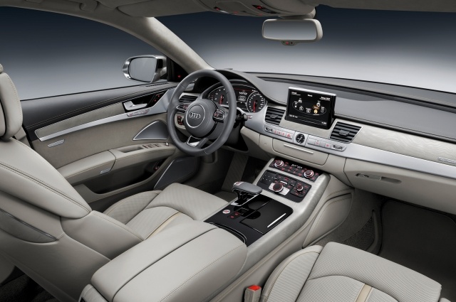 2015-audi-a8-w12-frontal-interiør-billede-hvid