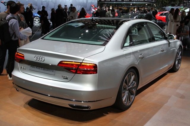 2015-audi-a8l-bag-side-fælge-billede