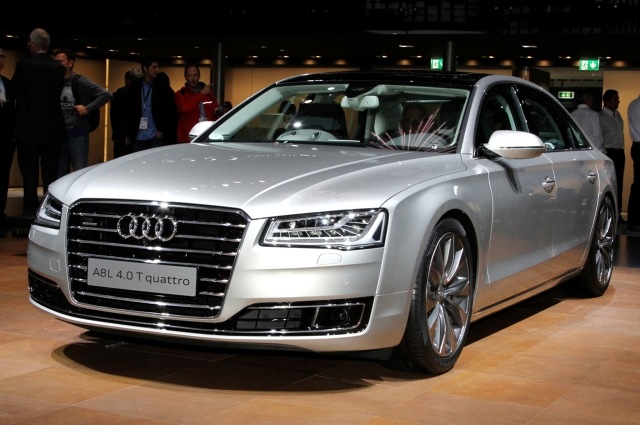 2015-audi-a8l-frontal-tre-kvart-billede