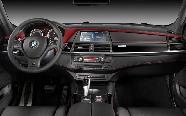 2014 BMW X6 M Design Edition interiør