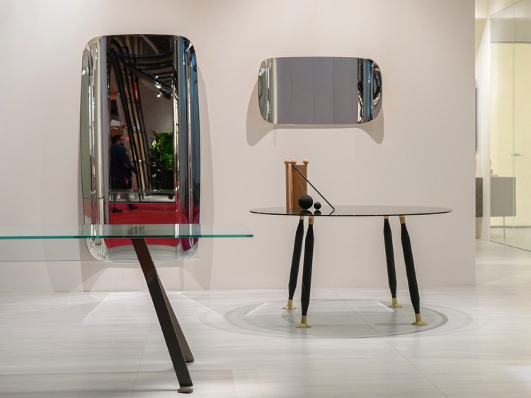 Designer glas bord spejl møbler messe Italien Philippe Starck