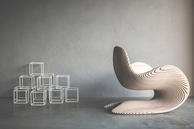 designer-stol-birk-krydsfiner-lys-side-udsigt
