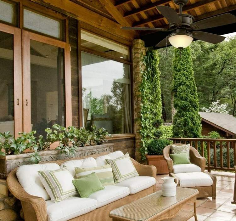 overdækket træ veranda rattan havemøbler moderne beige sædehynde hvid