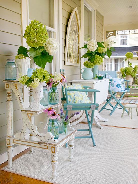 overdækket træ veranda hortensia klapstole blå