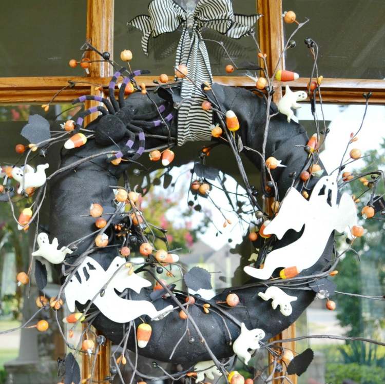uhyggelige halloween dekorationer krans spøgelsesbær grene sort