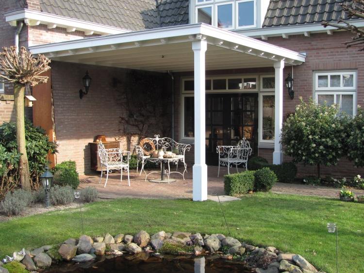 veranda-design-tips-ideer-tagdækning-have-havemøbler-jern-hvid-vintage