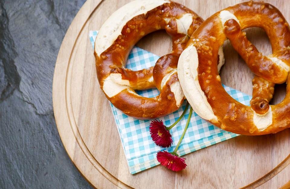 Bag kringler og kringler selv med eller uden lud