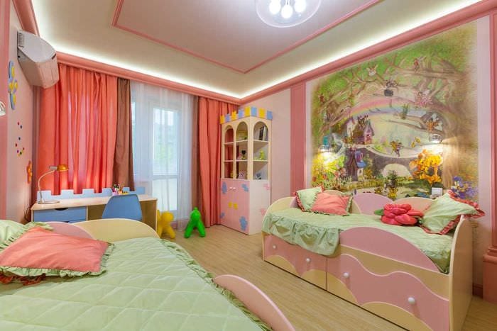 הרעיון של עיצוב יפה של חדר ילדים לשתי בנות