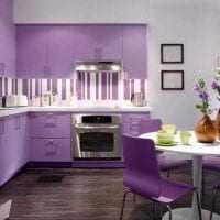 krásna kuchynská fasáda na obrázku vo fialovej farbe