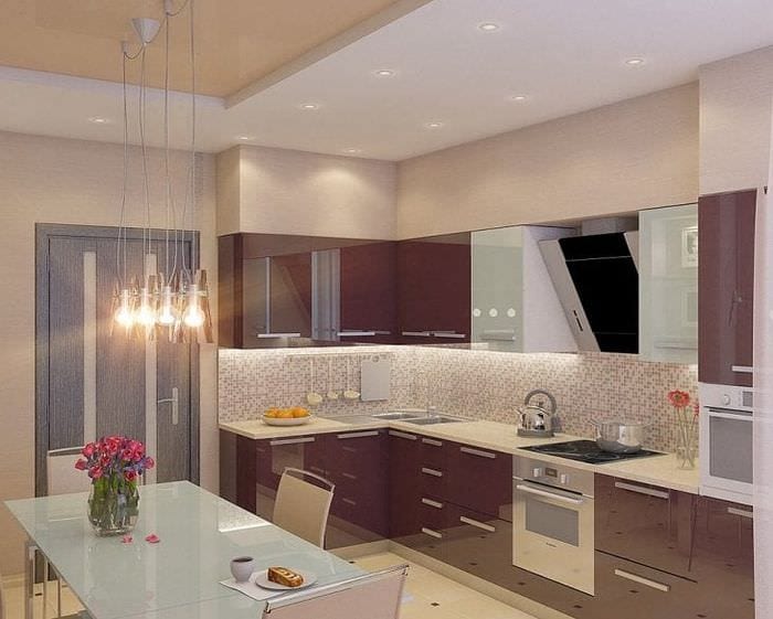 moderná kuchynská fasáda vo fialovej farbe