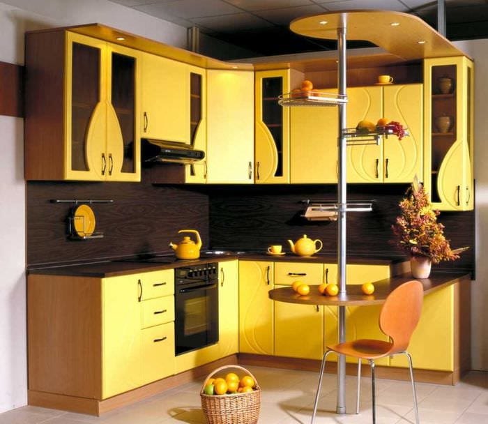 gyönyörű konyhai stílus mustár színben