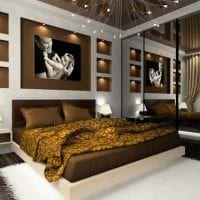 gyönyörű szoba kialakítás mustár színű fotón