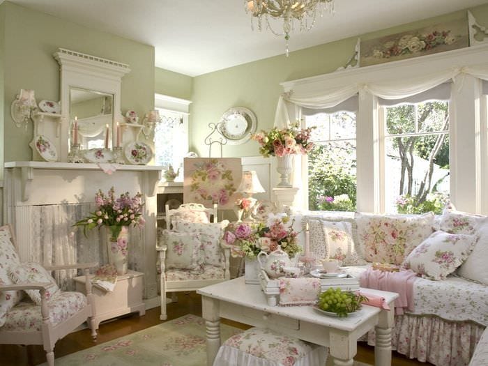 sufragerie în stil provence