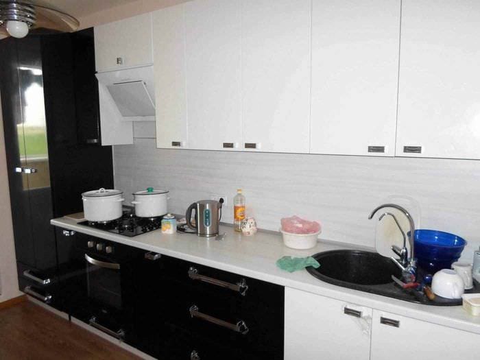 مثال على مطبخ ذو طراز خفيف 13 متر مربع.