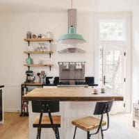 Option eines hellen Küchenstils 13 m² Foto