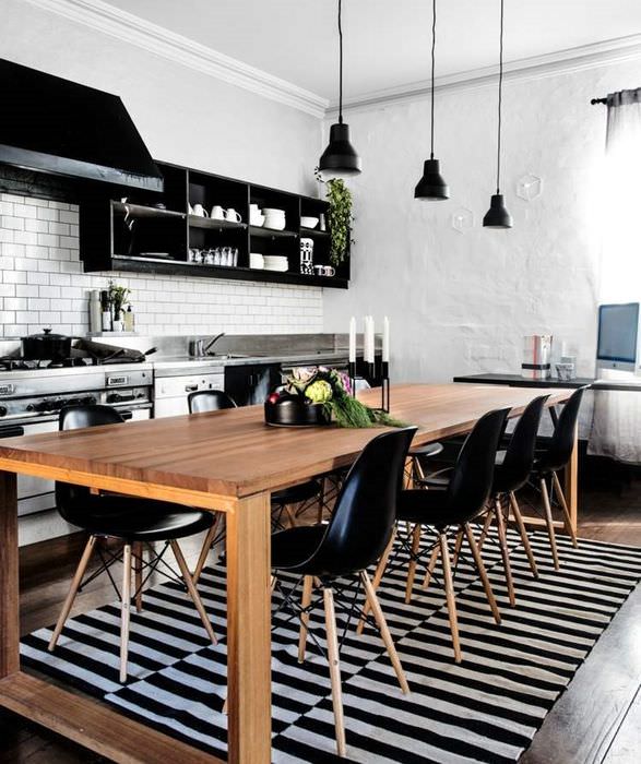 Skandinavisk stil svart og hvitt kjøkken