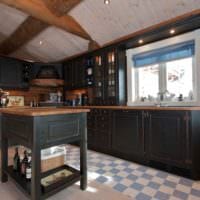 επιλογή για ένα ασυνήθιστο σχέδιο κουζίνας σε μια ξύλινη φωτογραφία σπιτιού