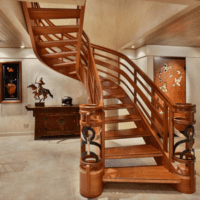 design av trappor i ett hus av träfoto