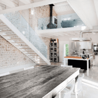 trappa i ett privat hus design foto