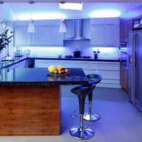 Kuchyně s LED světly ve studeném světle