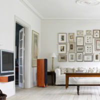 Dekoratívne maľby stien v obývacej izbe