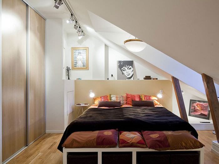 עיצוב חדר שינה בעליית הגג