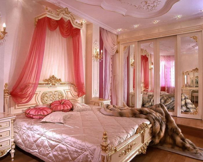 ložnice v růžové barvě