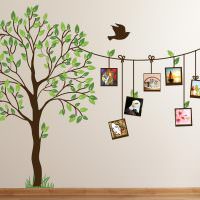 Stena v detskej izbe s maľovaným stromom