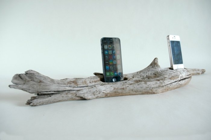 Driftwood -tilbehør gør smartphone -ladestation selv