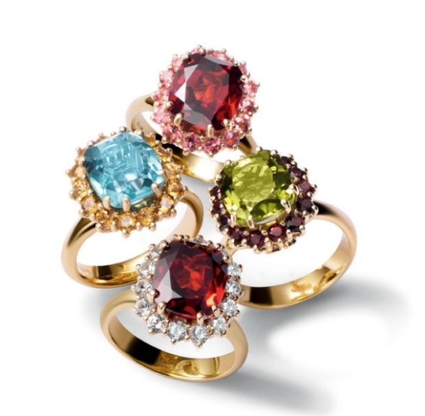 dolce-og-gabbana-luksus-smykker-guld-ringe-rød-granat-akvamarin-grøn-peridot-pink-turmalin-safir-diamanter