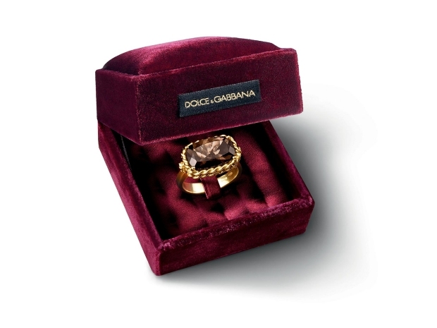 luksuriøse-ringe-af-guld-dolce-og-gabbana-røgfyldte-kvarts-damer-kollektion-2014