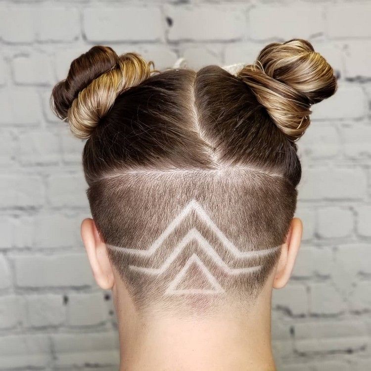 Undercut frisure til kvinder to boller frisurer hår trender