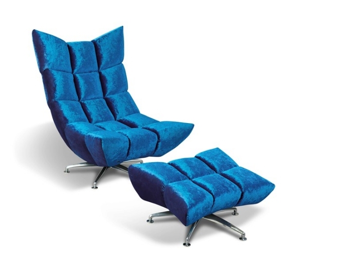 Drejelig lænestol-med-høj-ryg-blå-Hangout-Bretz-levende drømme