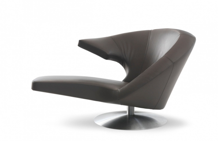 design-drejelig-lænestol-lavet-af-læder-sort-parabolica-relax-møbler-armlæn
