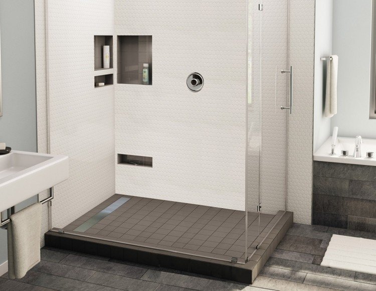 walk-in-shower-grå-mørke-brun-hvide-fliser-honeycomb-struktur-brusebad-moderne-design