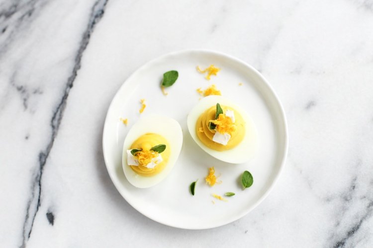 Æg erstatning -vegan-æg-fyld-tallerken-starter
