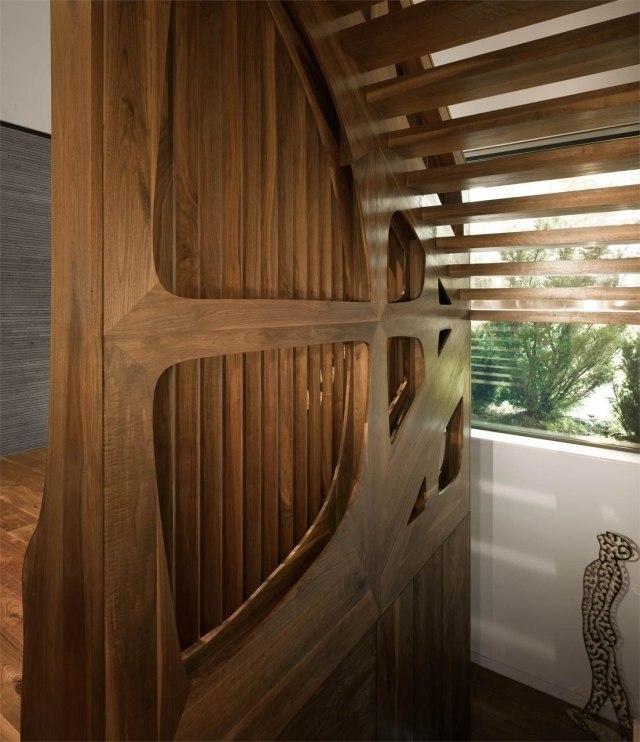 moderne træ indvendig trappe skulpturelt designhus toronto